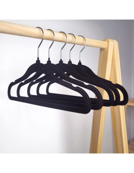 Cabide de Veludo Preto Slim Cava Lingerie Roupa Pequena 5un