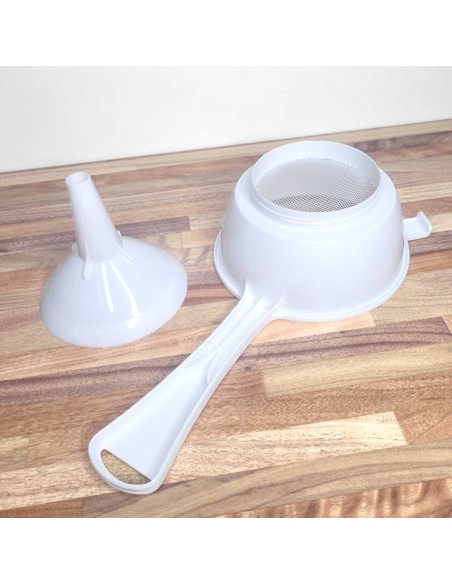 Peneira com Funil Encaixavel Cozinha Plastico Branco Grande