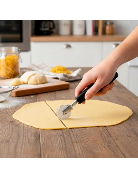 Cortador de Massas Carretilha Corta e Fecha para Pastel