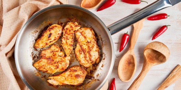 Como cozinhar sem grudar na panela de inox?